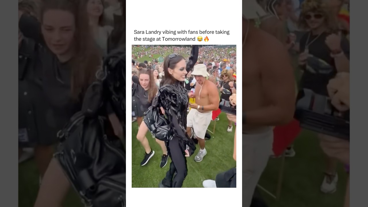 I love how she takes time to interact with fans 💯 #edm #festival #dance #tomorrowland #saralandry