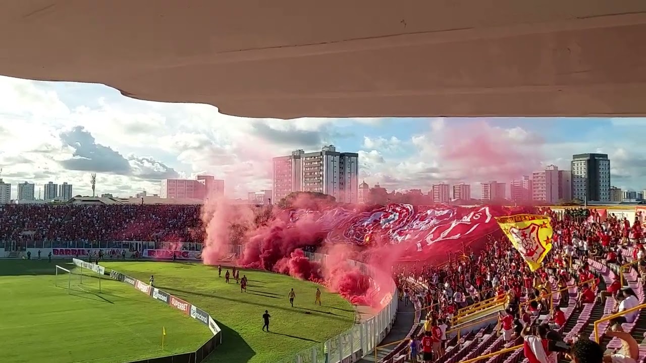 Torcida do Sergipe antes do jogo contra o Confiança