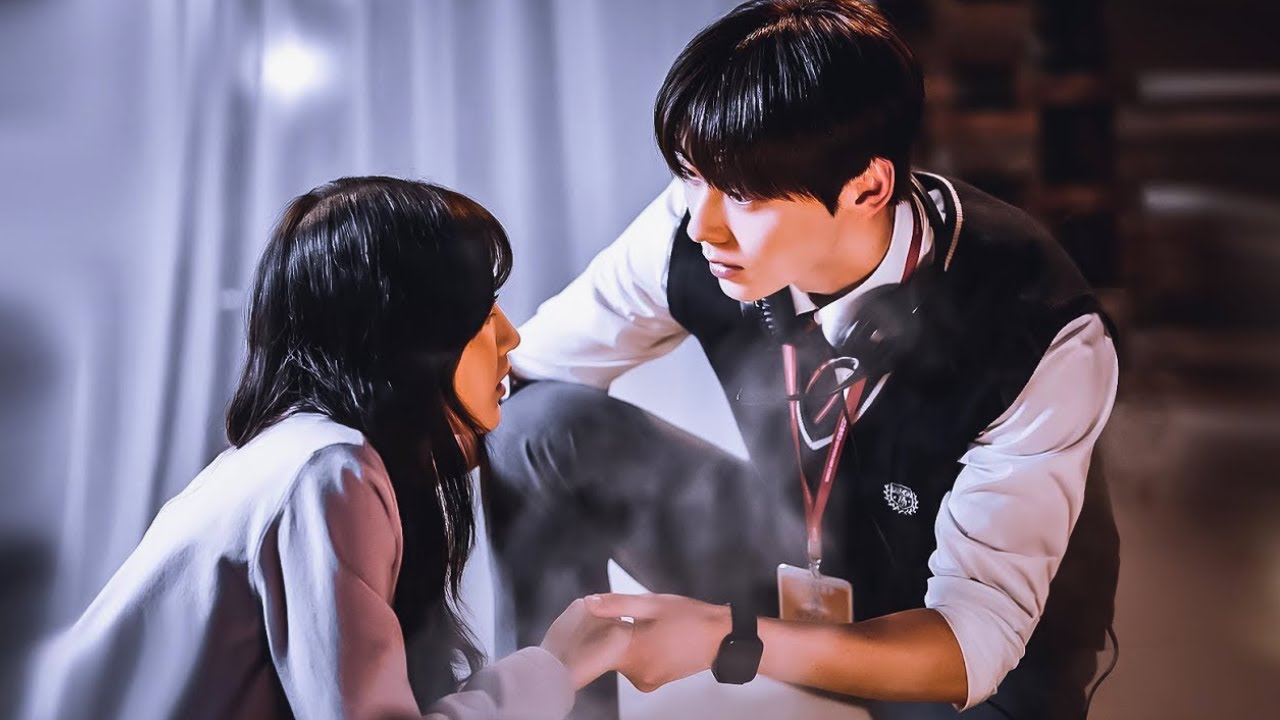 A boy didn't expect to fall in love with a popular girl