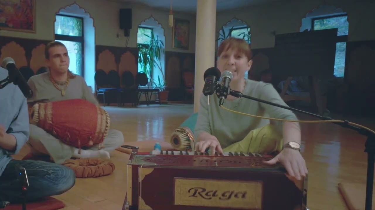 Usha | Hare Krishna Kirtan in Goloka Dhama (Germany) | 2025-10-17