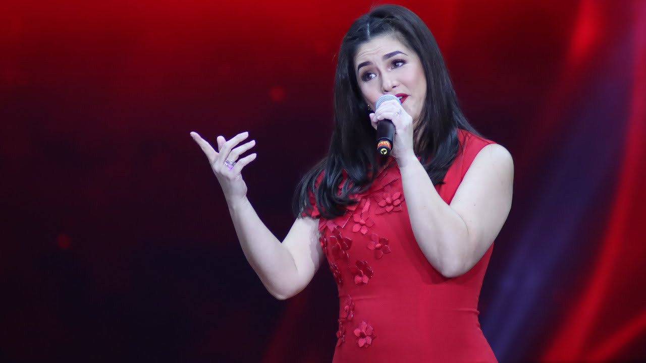 Regine Velasquez sings 'On The Wings of Love' in Philippine Arena