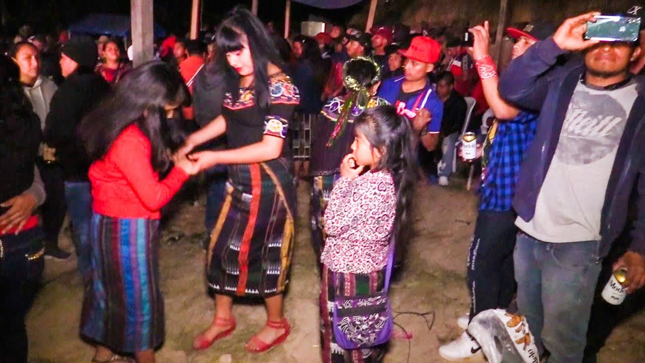 XOYITA MUSICAL EN PARAJE PACHICHIJ JOYABAJ MIX COMO QUISIERA VOLVER Y QUE HAY EN TU MIRADA