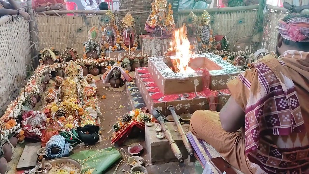 ପ୍ରଭୁ ହରିହରଙ୍କ ପୀଠ ରେ ଯଜ୍ଞ।