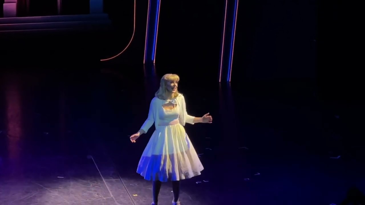 Hopelessly Devoted to you - Grease - Harmony of the Seas