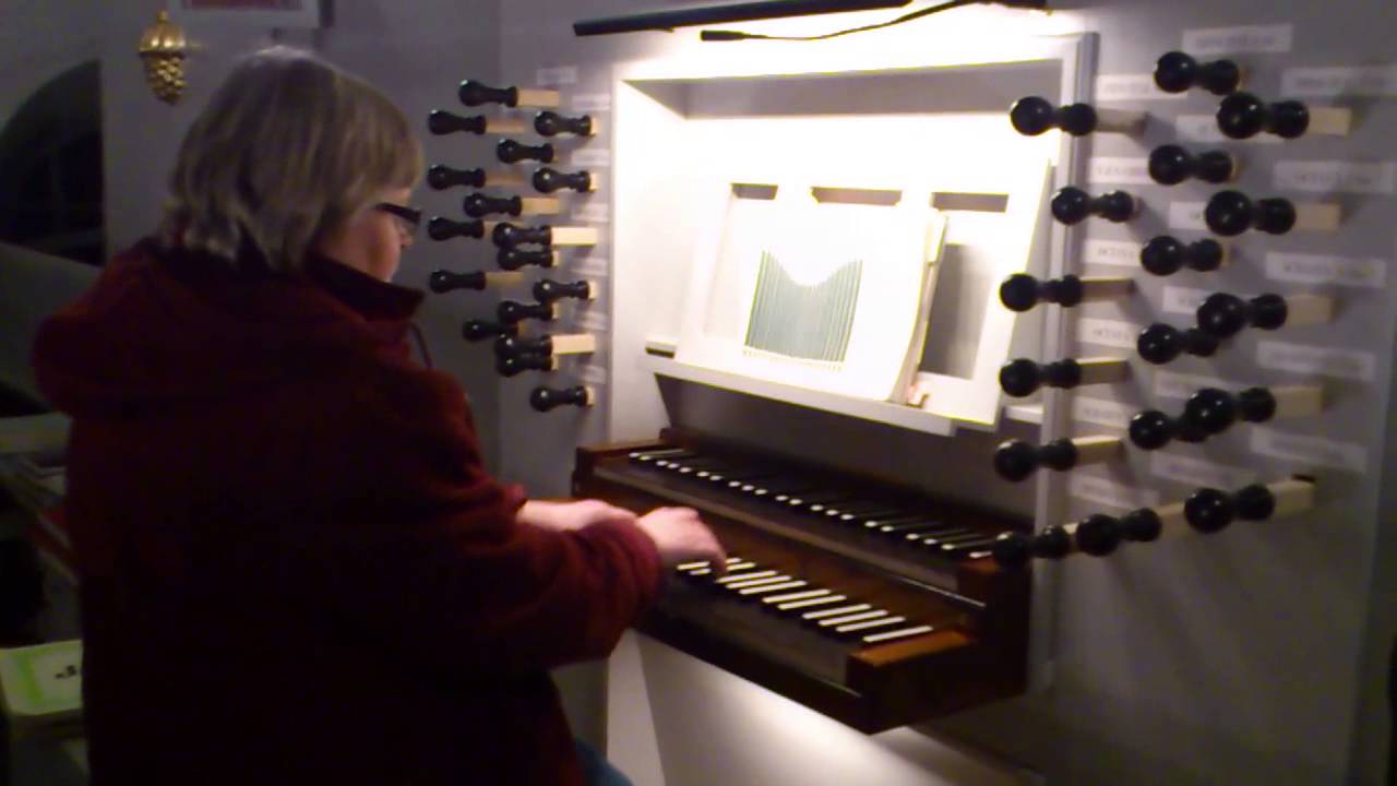 Karin Braw spelar på orgeln i Slätthögs kyrka - Var hälsad sköna morgonstund