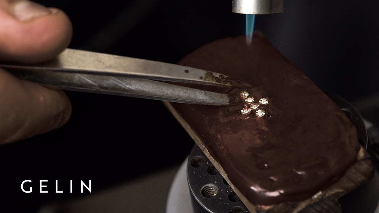 How to Create Handcrafted 0.03 ct Diamond & Gold Cross Necklace | GELIN