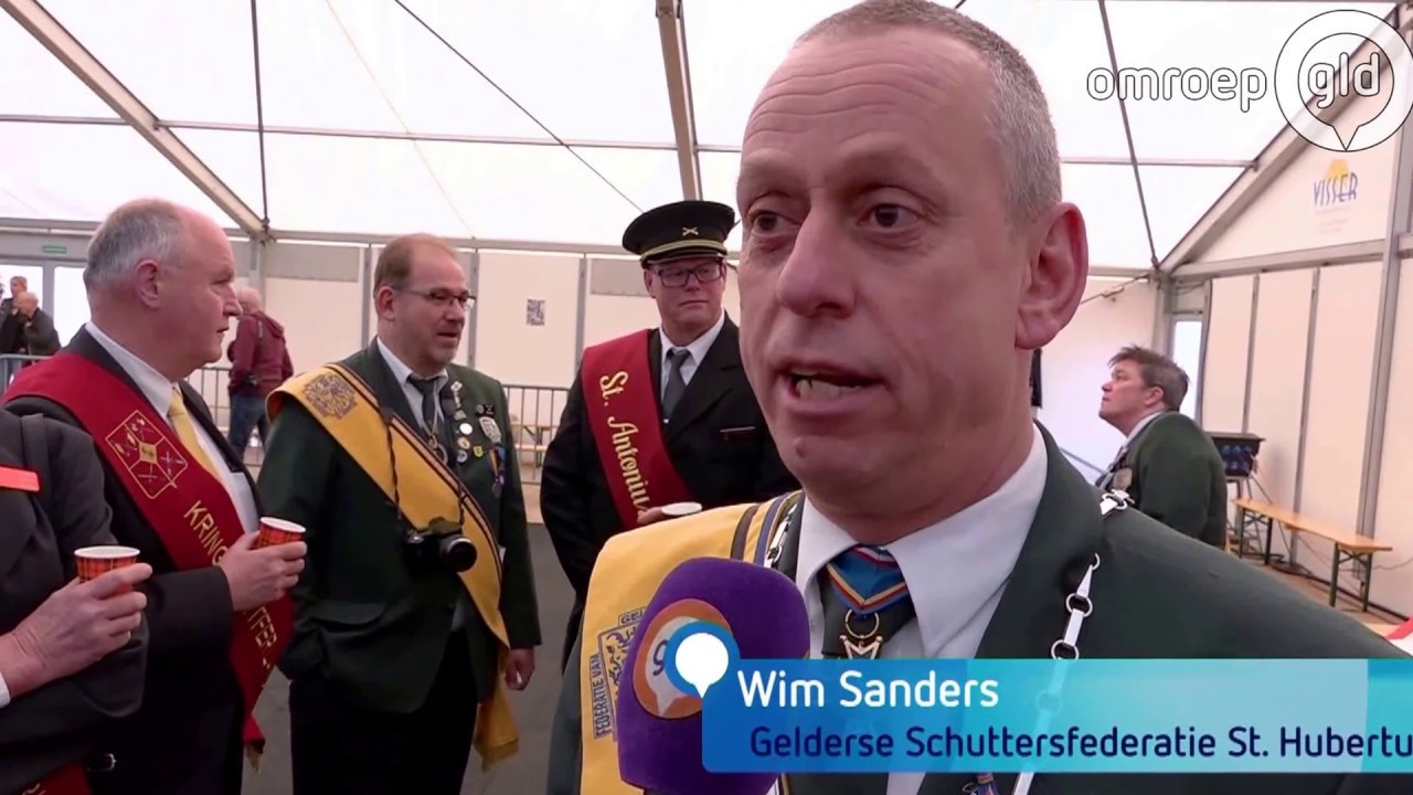 Schutterij Giesbeek viert verjaardag met kampioenschap vendelzwaaien