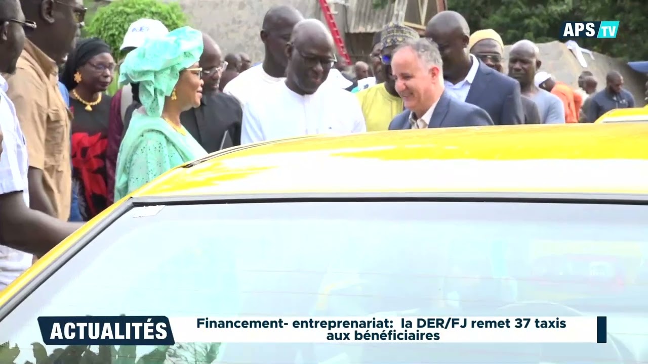 Financement- entreprenariat:  la DER/FJ remet 37 taxis aux bénéficiaires