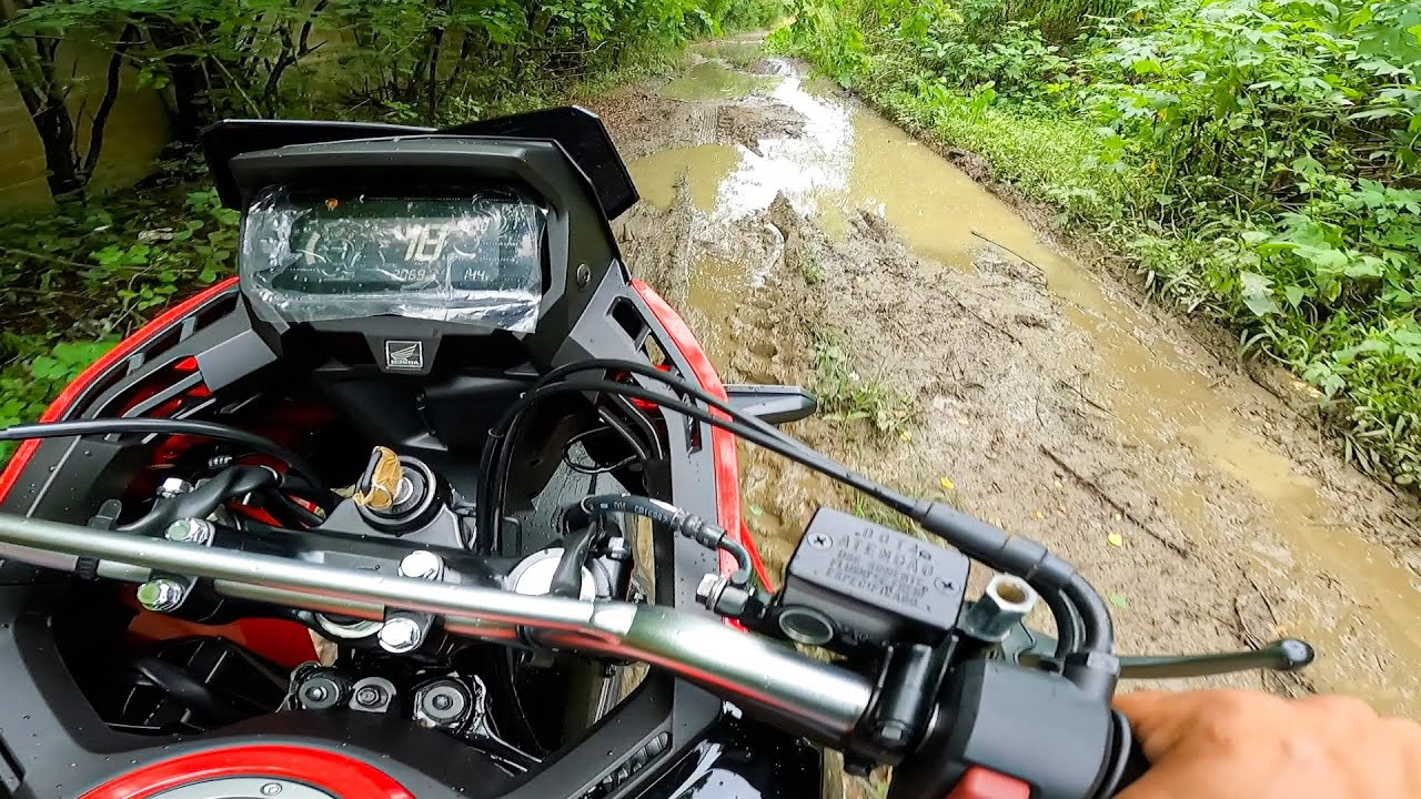 FUI PRA TRILHA DE PURA LAMA COM A SAHARA 300 RALLY NO PLÁSTICO 