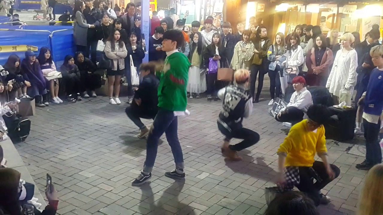 [댄스팀 맥스 Maxxam] BlackPink ☆Whistle☆ 커버안무 홍대댄스버스킹 20170413목 [Korean Hongdae Street Dance Busking]