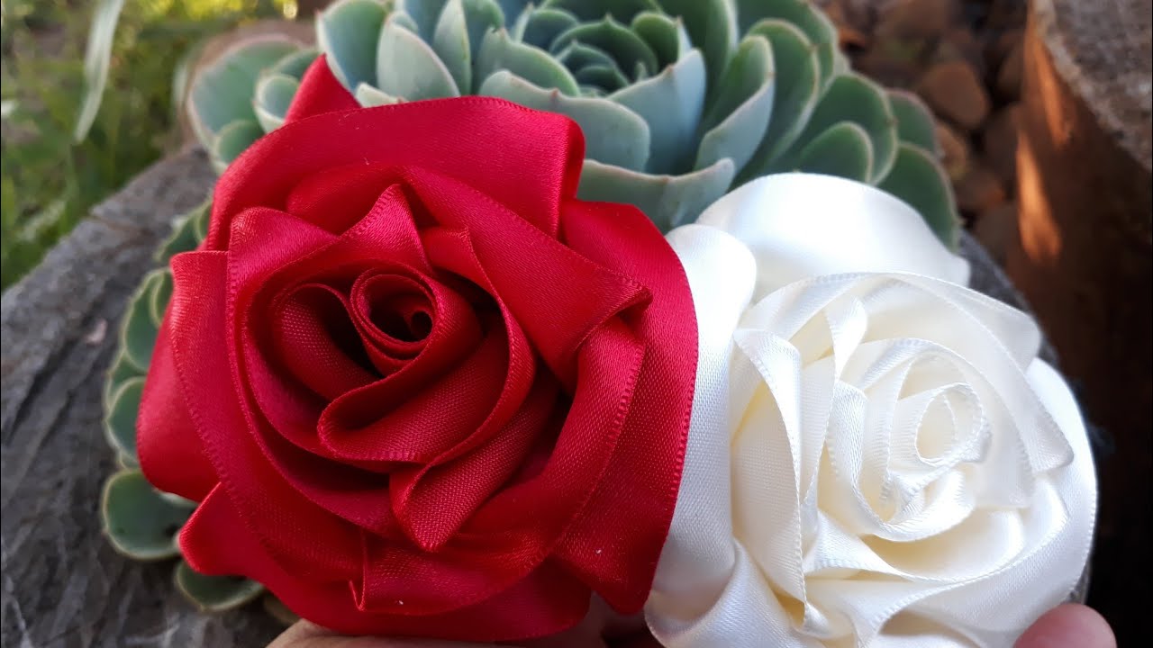 Rosa de cetim em pregas
Modelo 11