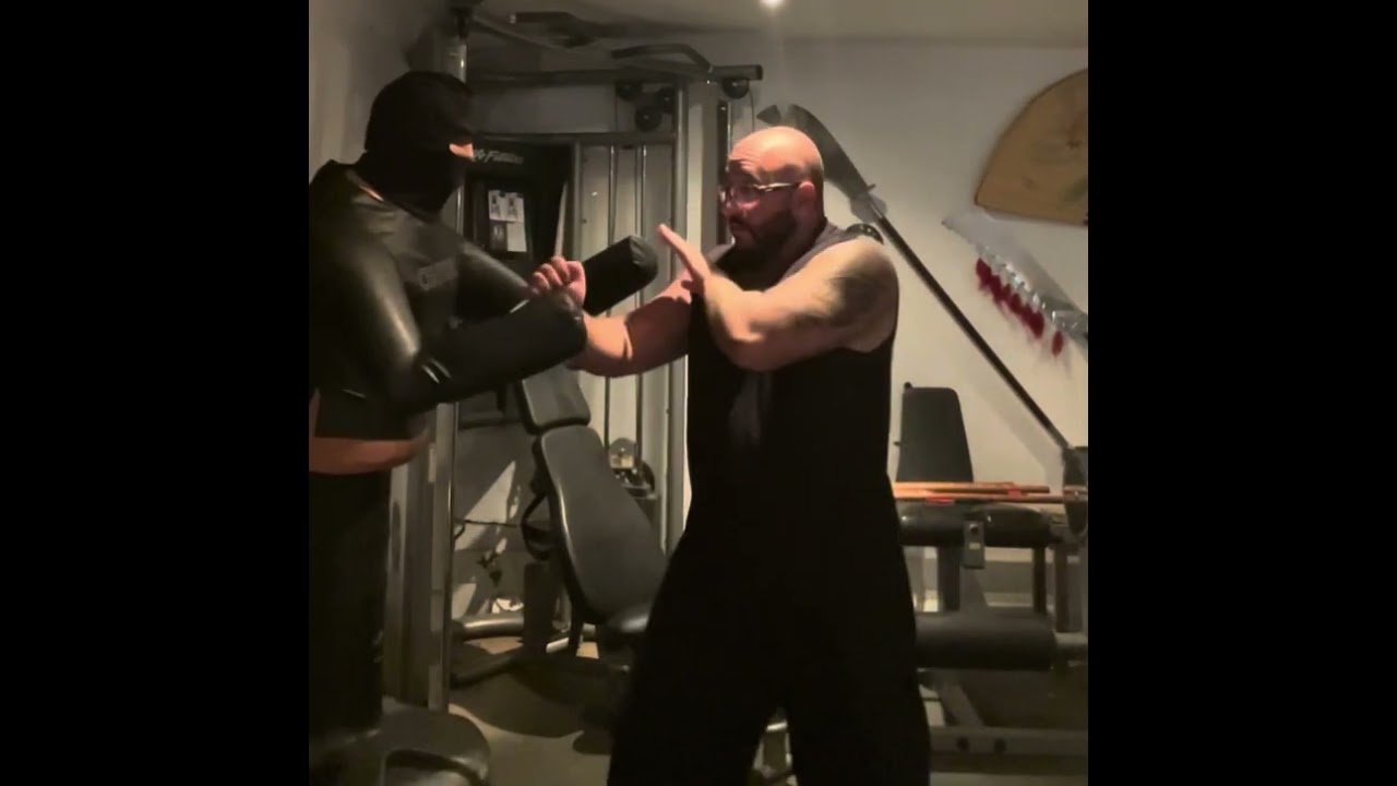 KUBOTAN vs KNIFE.