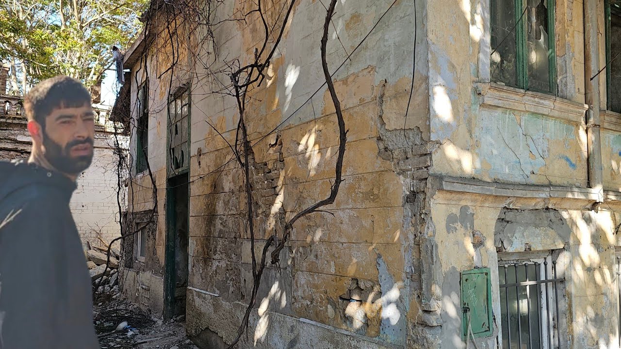 PIATA GRIVIȚEI DIN C-TA. CONSTANȚA IN PARAGINĂ. NU PUTETI VEDEA CAZINOUL! PENSIONARI LASATI PE AFARA