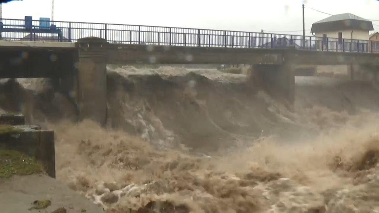 Rivers in Czech Republic reach dangerous levels in dozens of areas