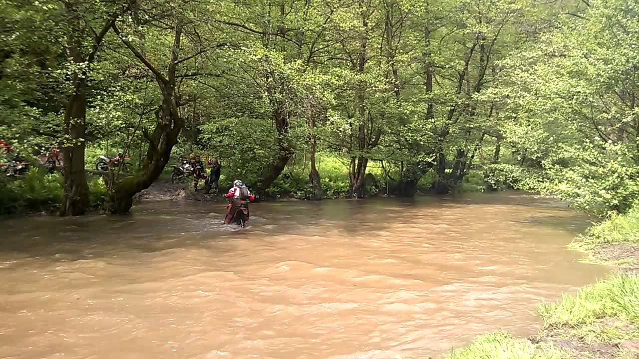 HARD ENDURO PANORAMA GHELARI 2014 DAY 2 RIVER cz2