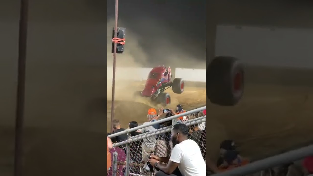 Monster Truck Mega Ramp Extreme Stunts #monstertruck #monsterjam #shorts #gravedigger