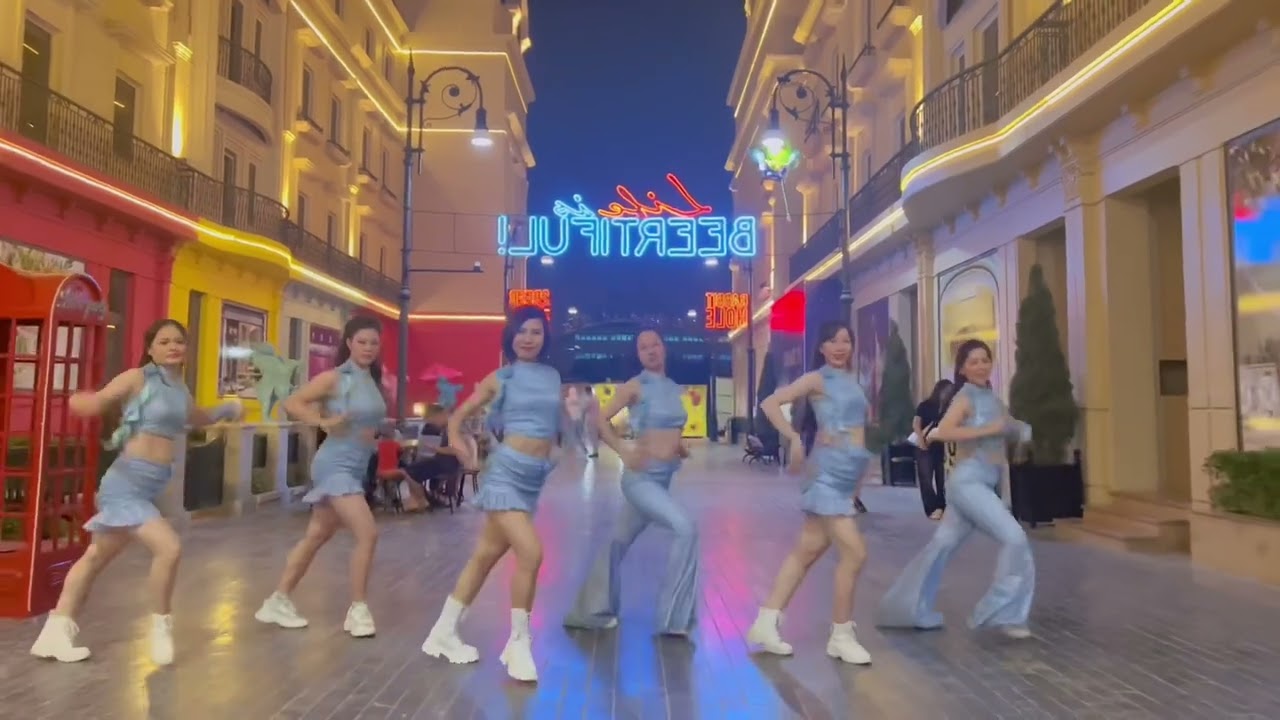 Lúc em cần anh đang ở đâu - Choreo Huệ Phương - Nhung Zumba Dance - Dance fitness