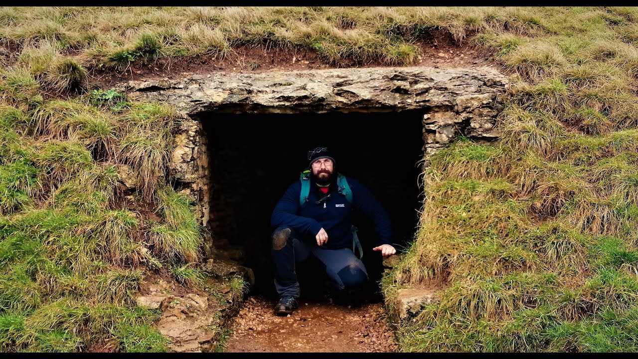 EXPLORING A PREHISTORIC BURIAL CHAMBER | BELAS KNAP LONG BARROW | THE COTSWOLDS
