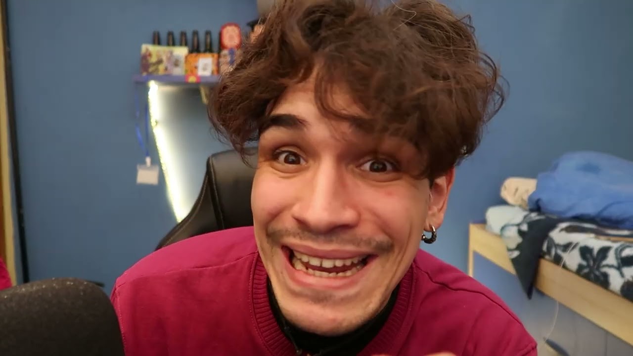 Berti ens explica com jugar a l'Esmolet, el joc dels oficis.