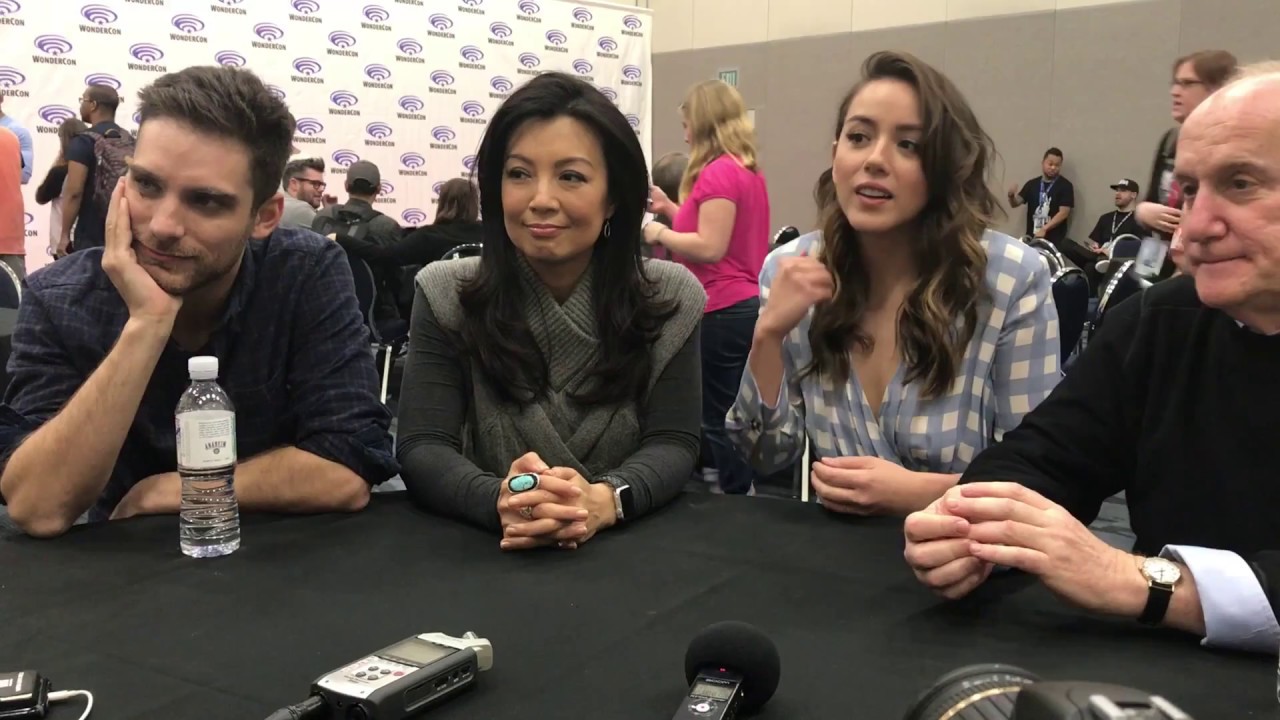 Ming-Na Wen (Melinda May) Chloe Bennet (Daisy) Jeff Ward (Deke Shaw) Jeph Loeb AoS @ WCA 18