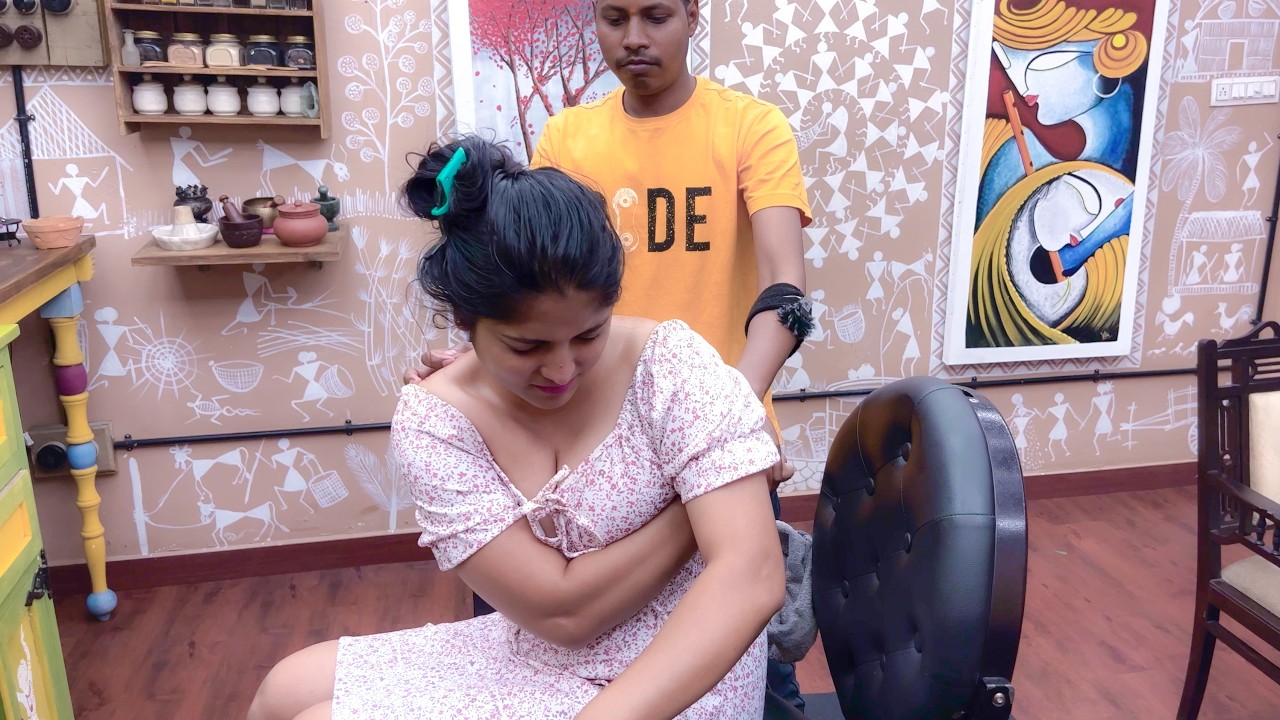 She was so Tired She Slept Right in the Beginning of Head Massage | Indian Massage