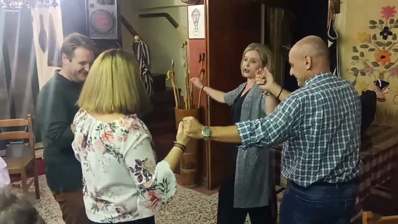 Σβαρνιαρα,Καραγκούνα,Καραγκουνα πάει στη βρύση.  Αργιθεατικη ζυγιά,Τζουκοπουλος,Τζιτζιμιγκας.