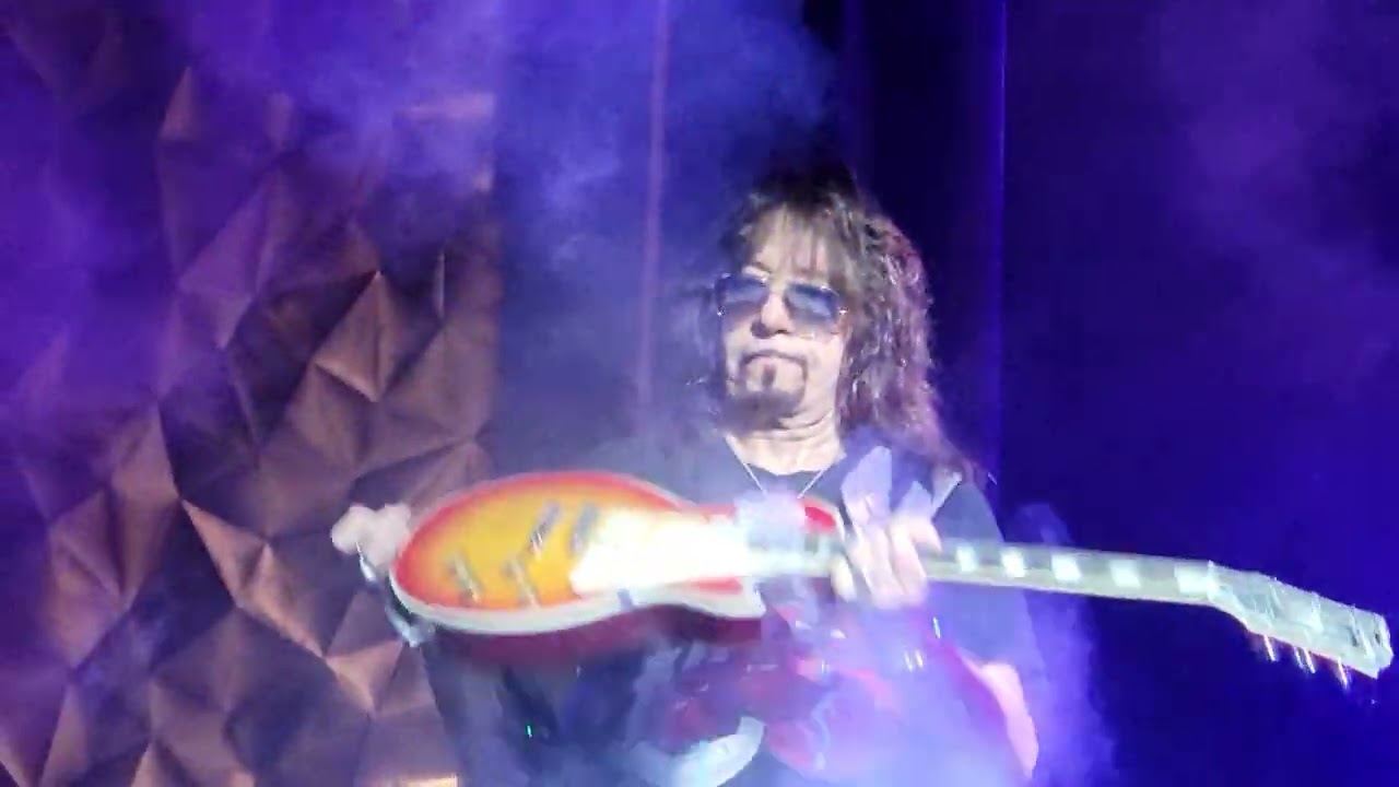 ACE FREHLEY - Guitar Solo - Live Carteret PAC