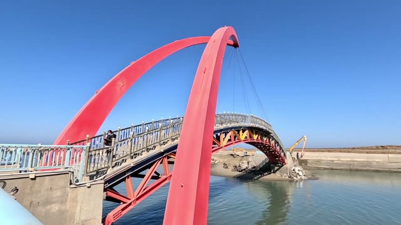苑裡車站（苑裡濱海藝文中心+苑裡出水沙灘海堤+心雕居+苑裡漁港彩虹橋+濱海公園）