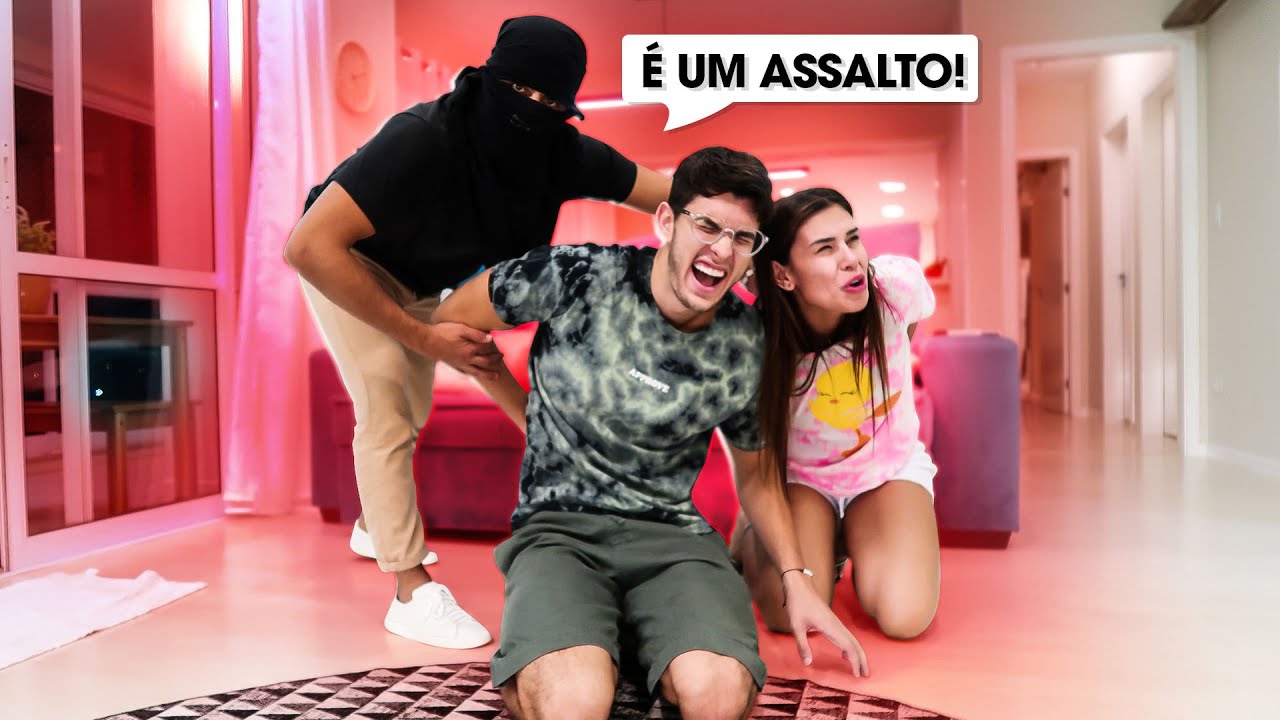 MEU NAMORADO FINGIU UM ASSALTO DENTRO DO MEU APARTAMENTO!
