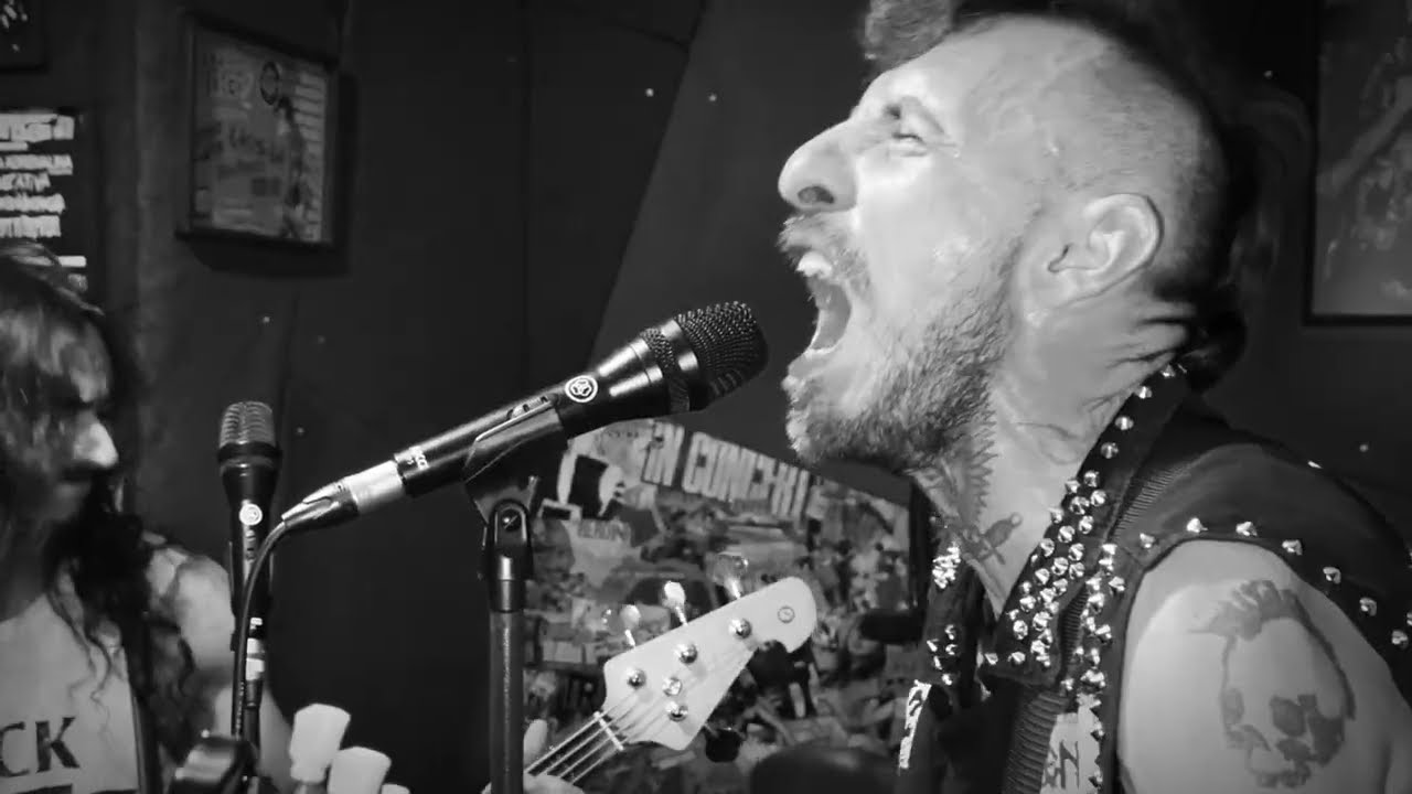 SUBVERMES - Apodrecer - Legendado - ( CRUST PUNK Brasil ) VIDEOCLIPE OFICIAL