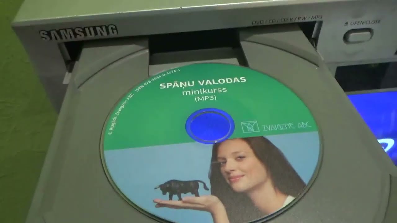 WHAT HAPPENS WHEN YOU PUT FOREIGN DISC INTO THE VCR AND DVD COMBO