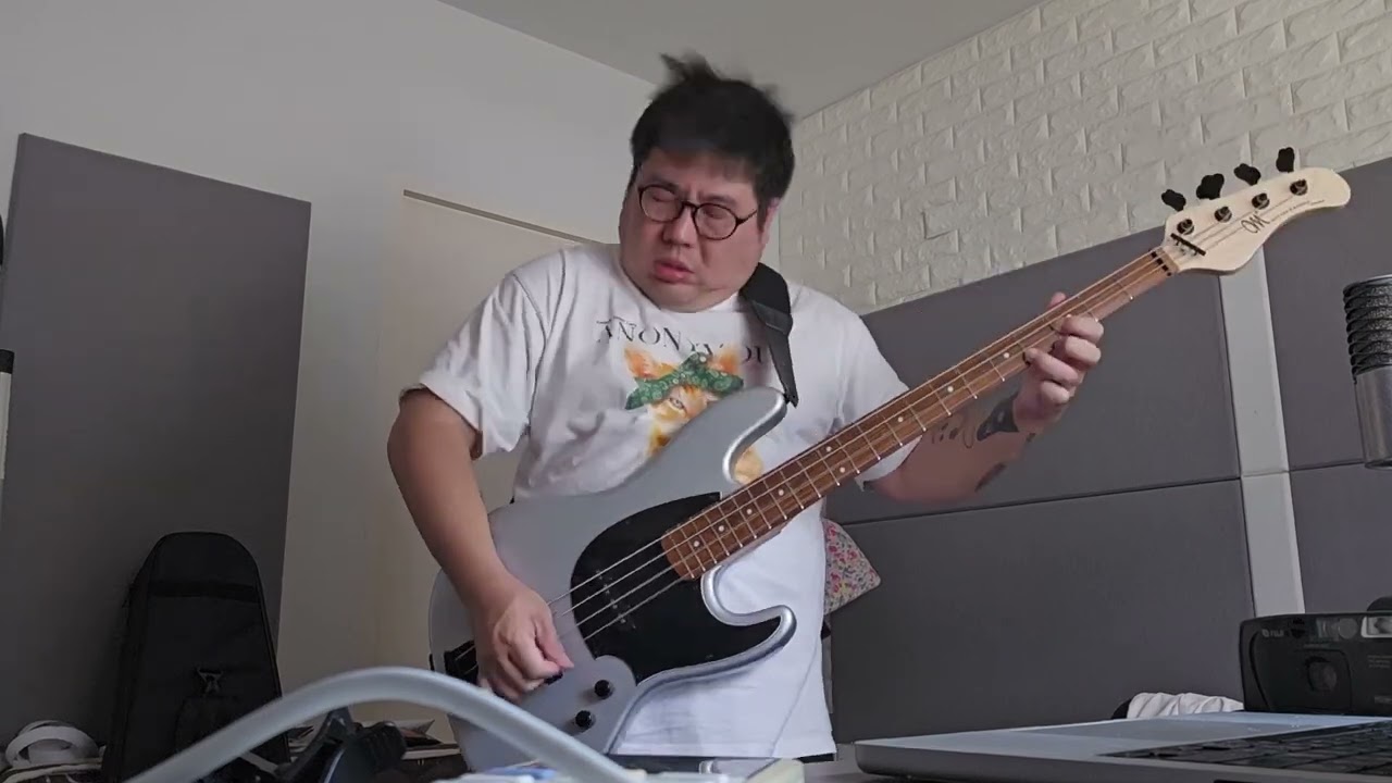 Cosmopolitan Bloodloss-Glassjaw (Bass Cover)