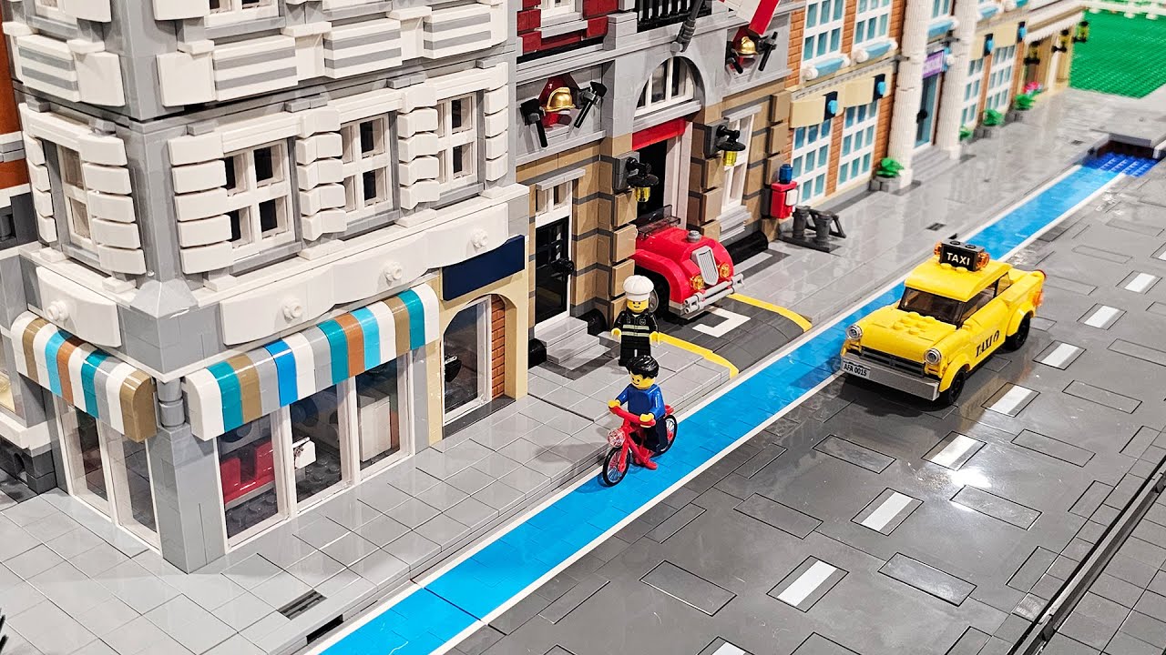 LEGO City Update | Bike Lanes & Amusement Park