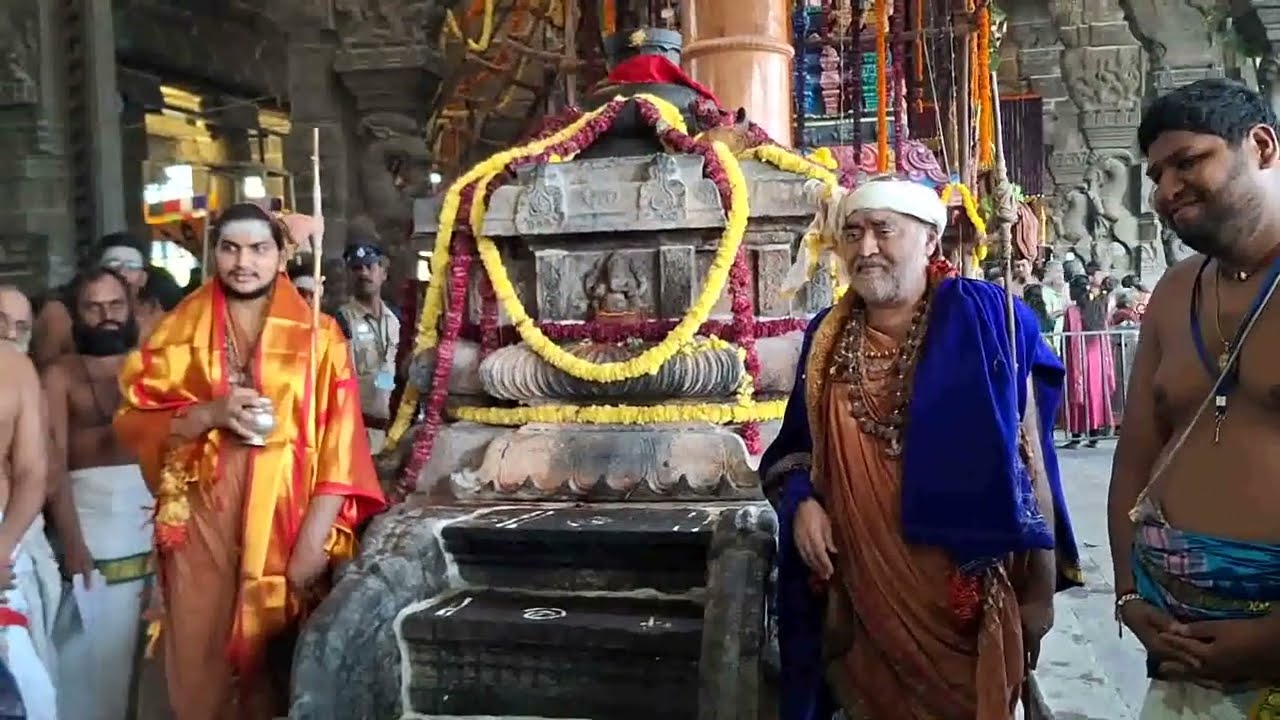 ஏகாம்பரநாதர் கும்பாபிஷேகத்தில் சங்கராச்சாரியர்கள் தரிசனம்  kanchi ekambharanathar kumbhabishagam