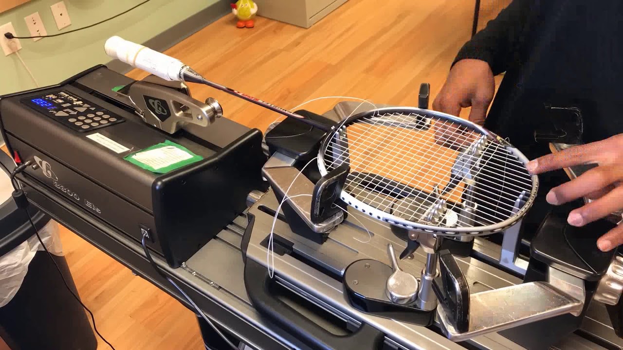 Time Lapse: How to String a Yonex Armortec 500 badminton racquet
