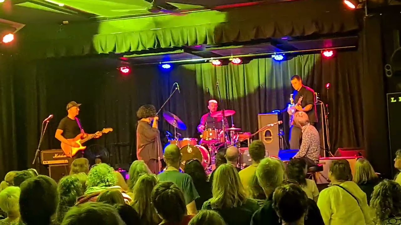 Mahalia Barnes Band with Clayton Doley — 