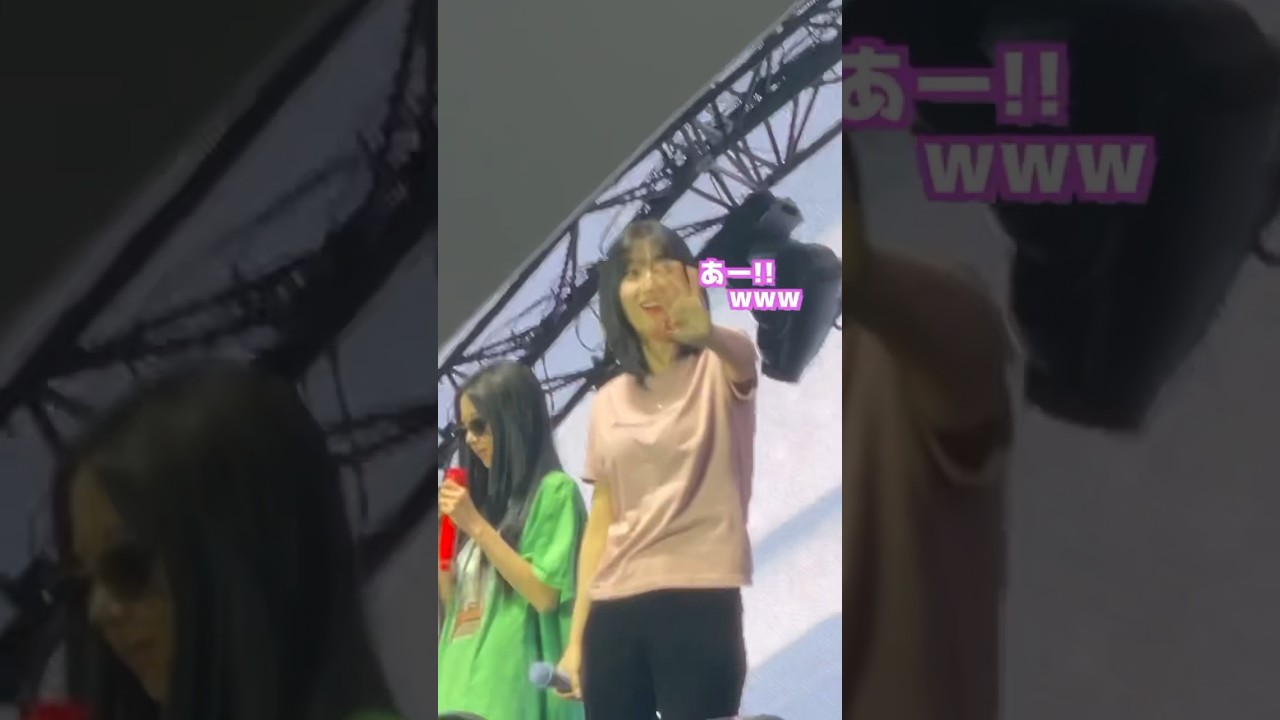 ライブ始まって秒でファンを見つけるTWICEモモが天才#twice #マーキュリー商事 #twice_5th_world_tour #트와이스 #모모