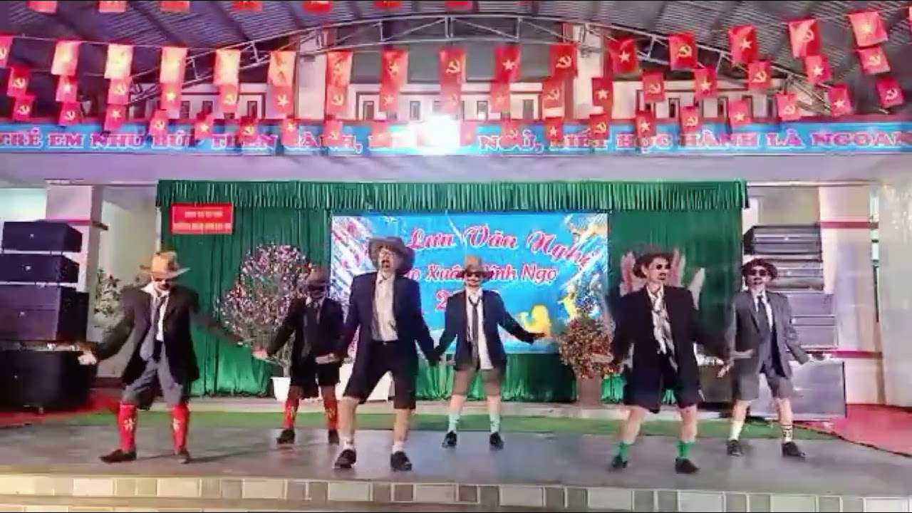 Chỉ riêng mình ta clb Hùng quan & Vĩnh lại biểu diễn 🤣🤣