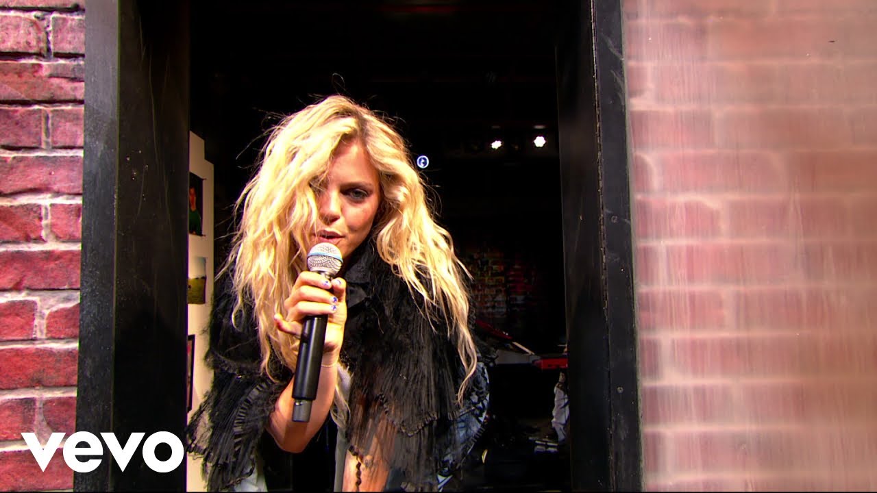 Reneé Rapp - Shy (Live From The Late Show With Stephen Colbert)