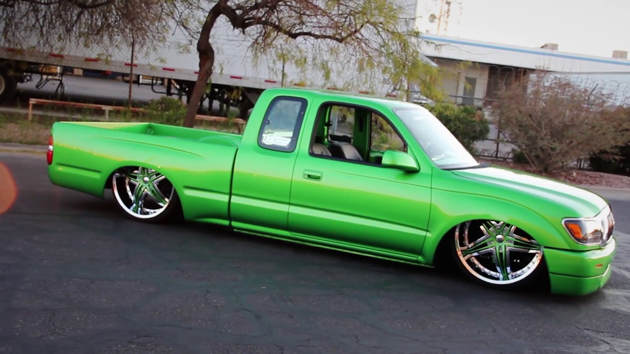 Tuckin 24's - Bagged Toyota Tacoma on 24 inch wheels (Milestones)