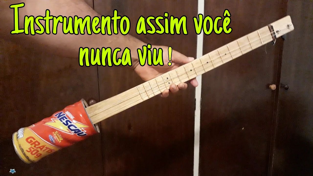 Instrumento feito com Lata