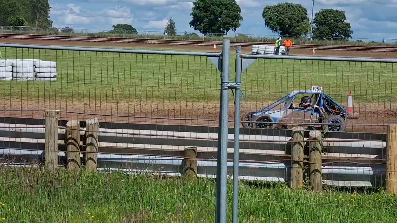 Cwmdu Autograss Club 16th June 2024 Class 10 Final