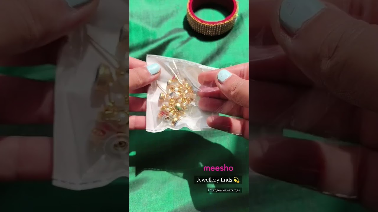 color changeable earrings from meesho, comment down for link 🔗 #trending #meesho #meeshojewellery
