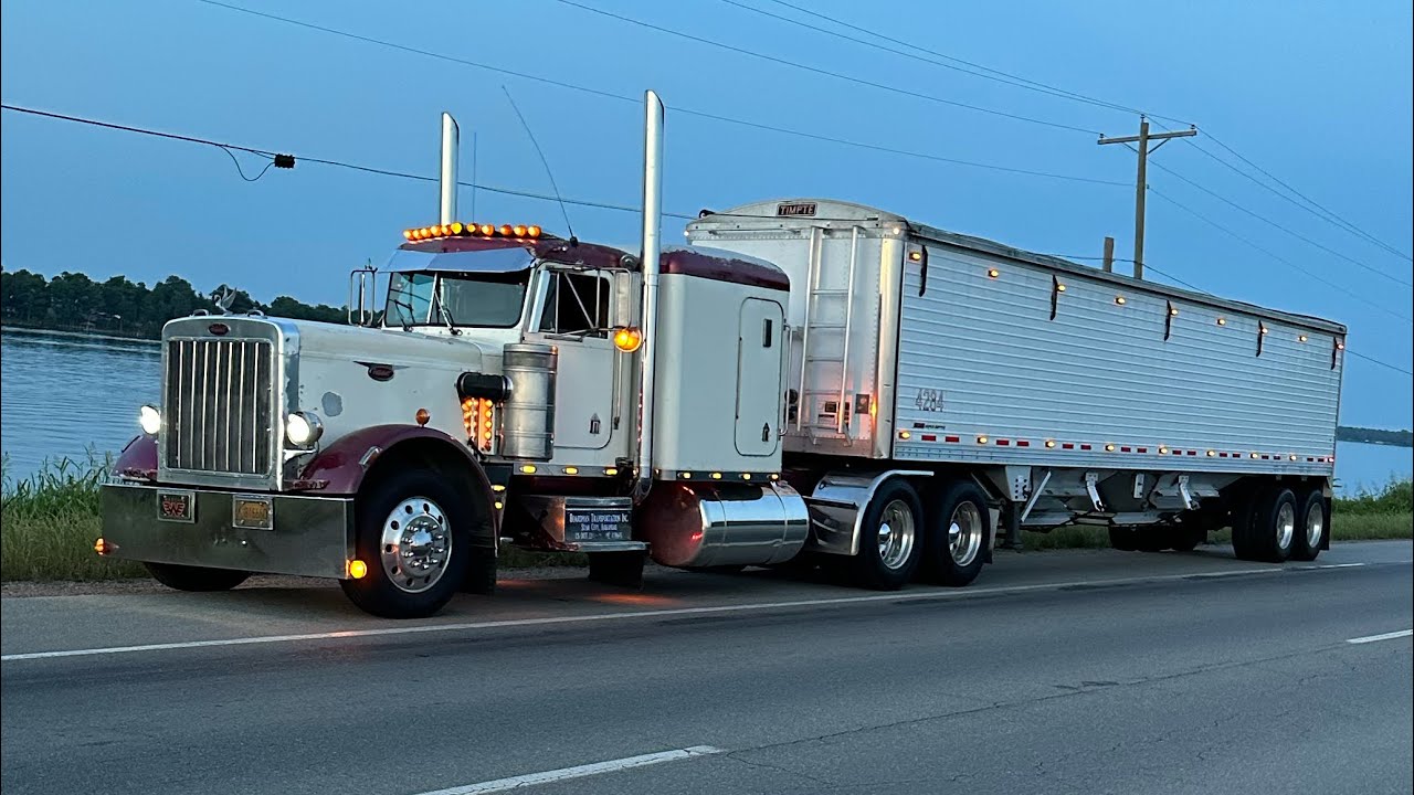 Not A Grain Hauler Today | Hopper Bottom Owner Operator Trucking In A 359 Peterbilt