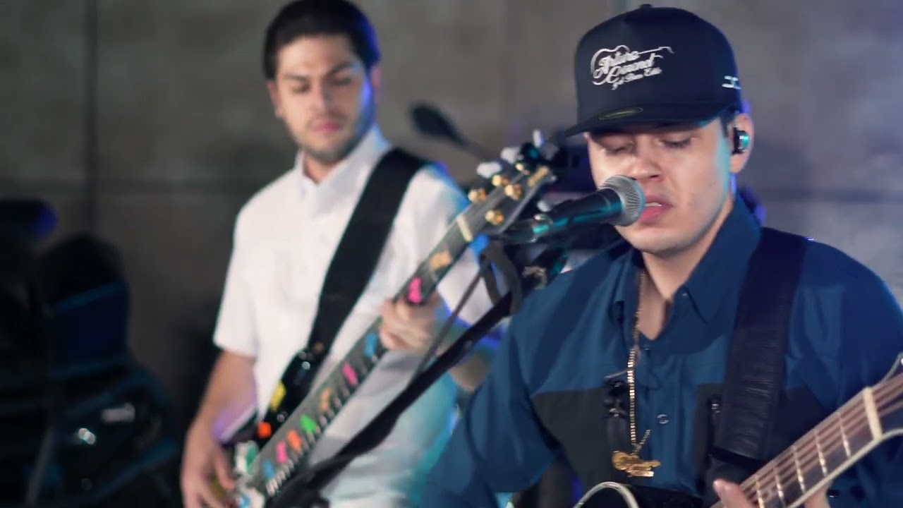 A Punta De Balazos - Arturo Coronel y el Buen Estilo (EN VIVO)