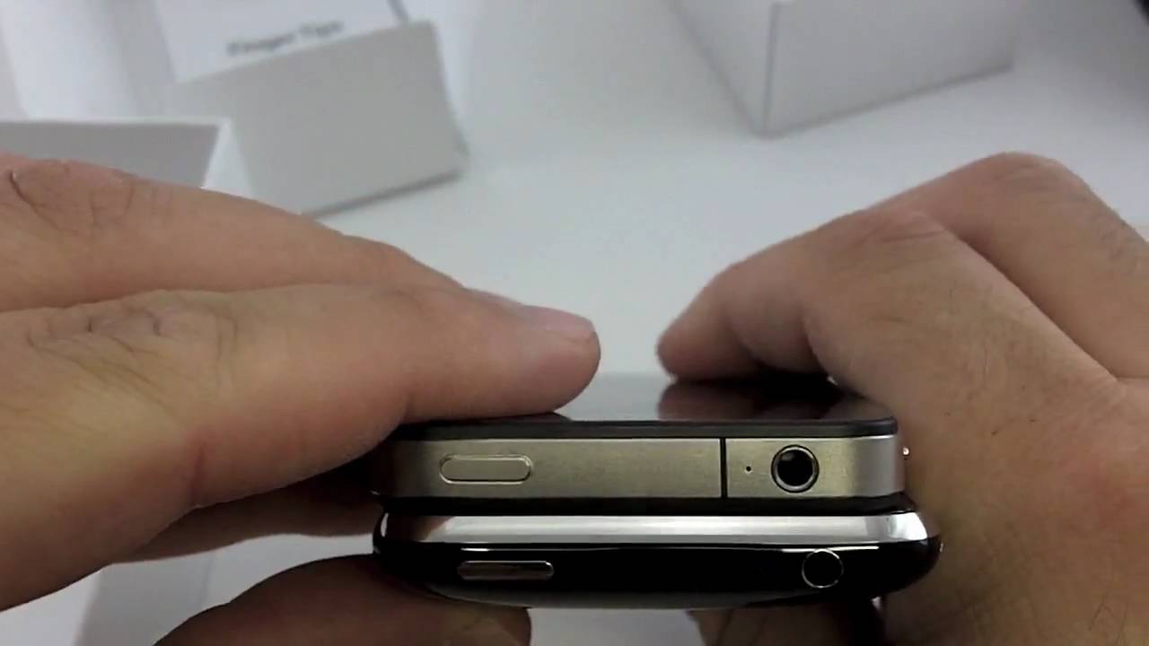 iPhone 4 - Unboxing and Quick Comparison