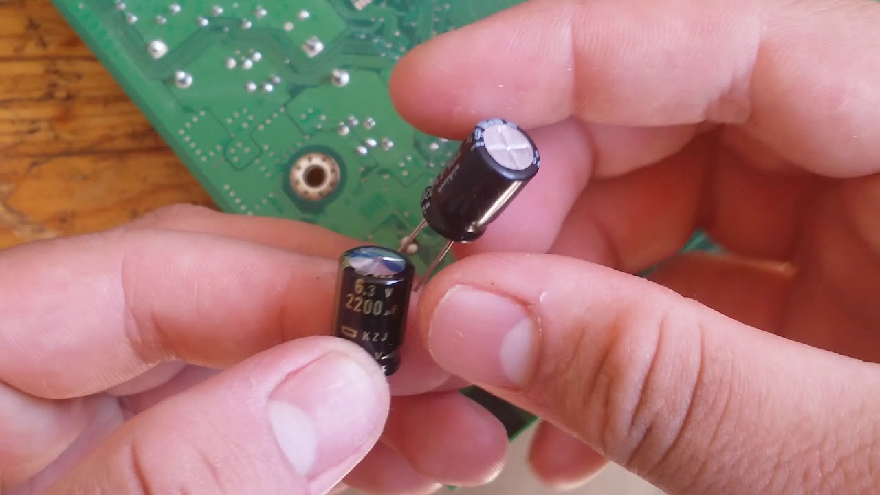 (Tuto Soudure N&deg;1)Reconna&icirc;tre et changer un condensateur HS grill&eacute;