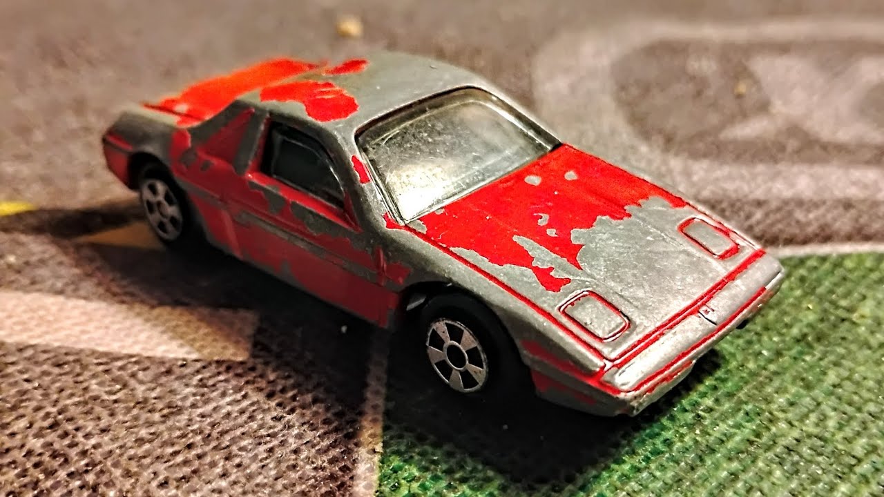 Reviewing a 1986 Pontiac Fiero from ERTL.