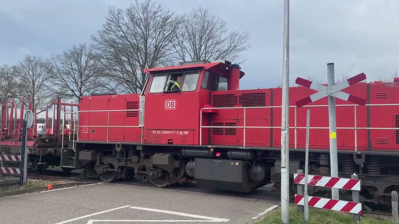 Spoorwegovergang Almelo Bedrijvenpark // Dutch railroad crossing 