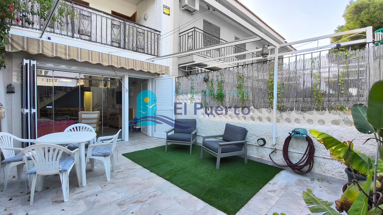 DÚPLEX SEMIREFORMADO CERCA DE LA PLAYA EN BAHÍA – REF 933